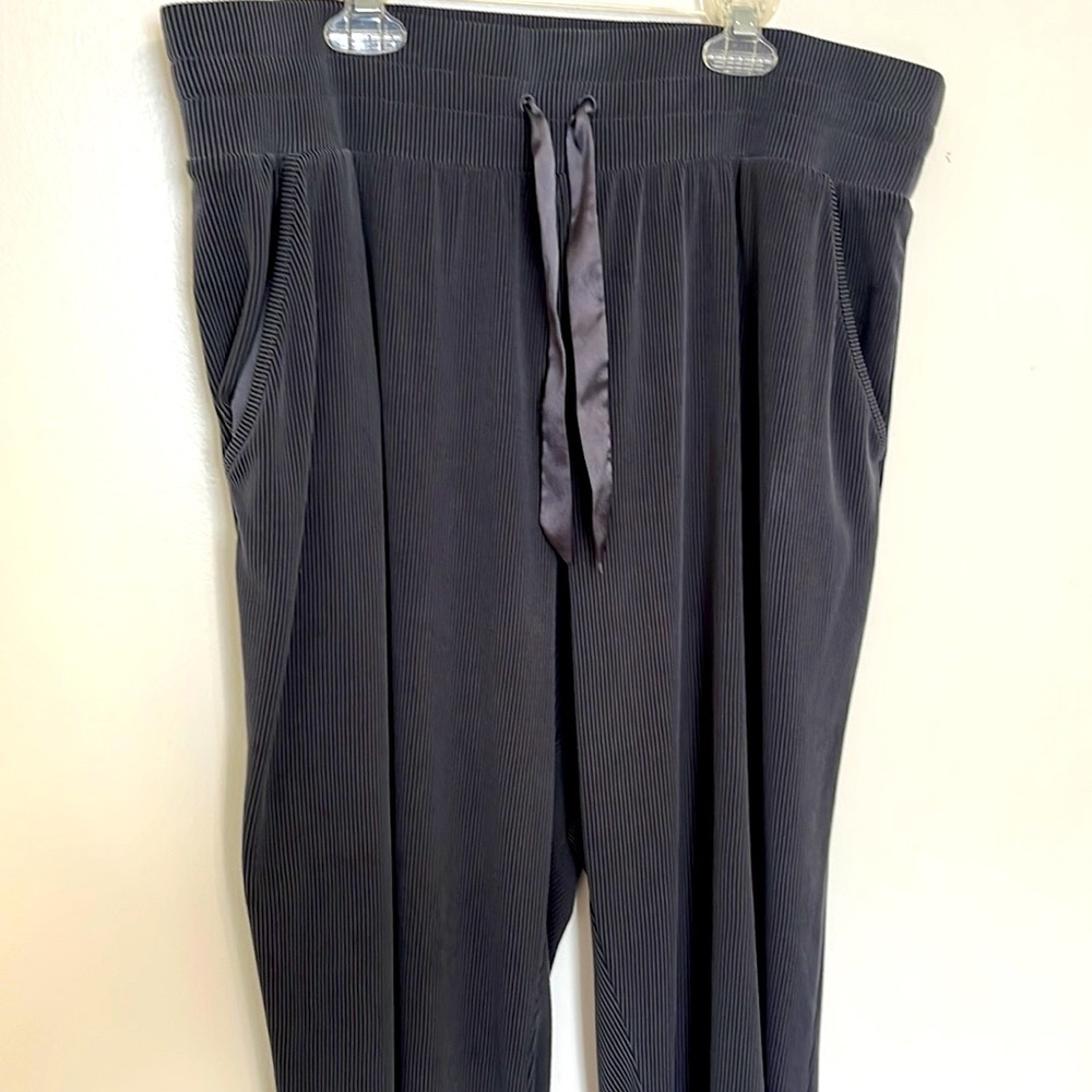 Victoria’s Secret Ribbed Jogger